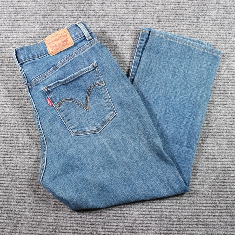 Levi's Women's Straight Leg Jeans in Light Blue